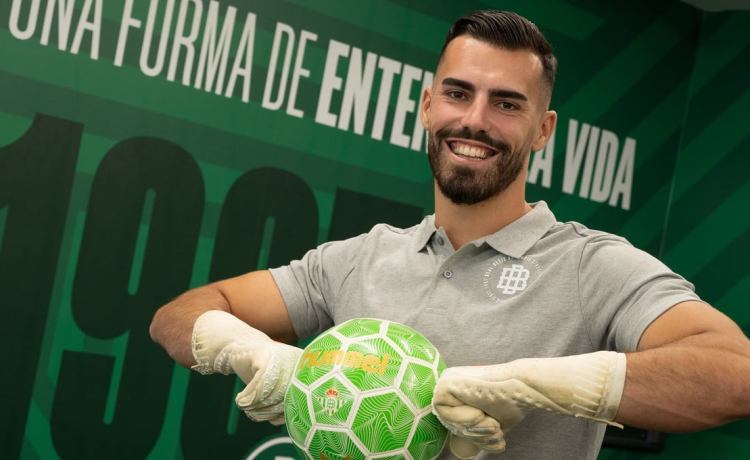 Movimientos en el Betis Deportivo: un fichaje y una salida Movimientos en el Betis Deportivo: un fichaje y una salida