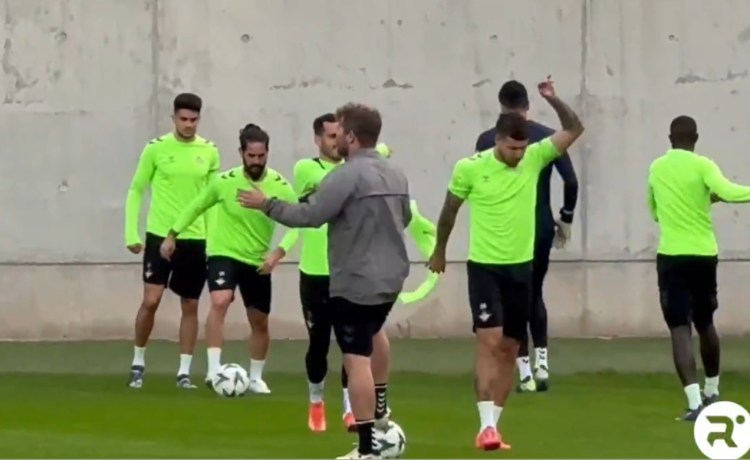 Isco ya entrena con el resto del grupo Isco ya entrena con el resto del grupo