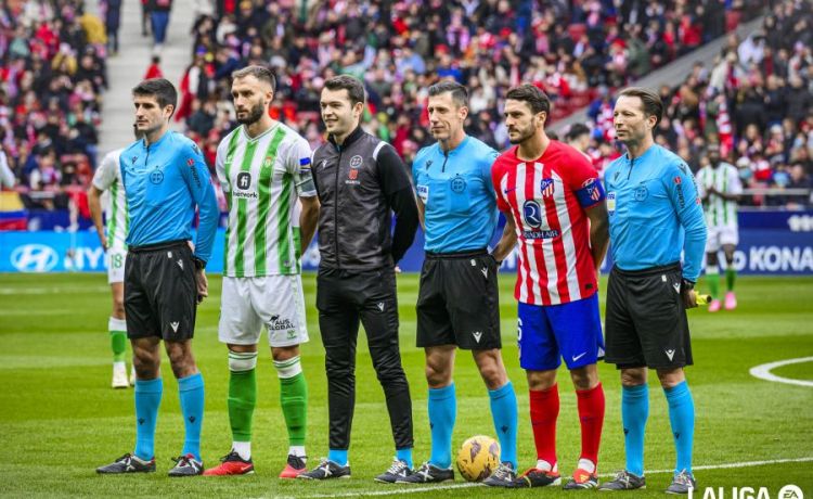 Pezzella será baja por tarjetas ante el Villarreal Pezzella será baja por tarjetas ante el Villarreal