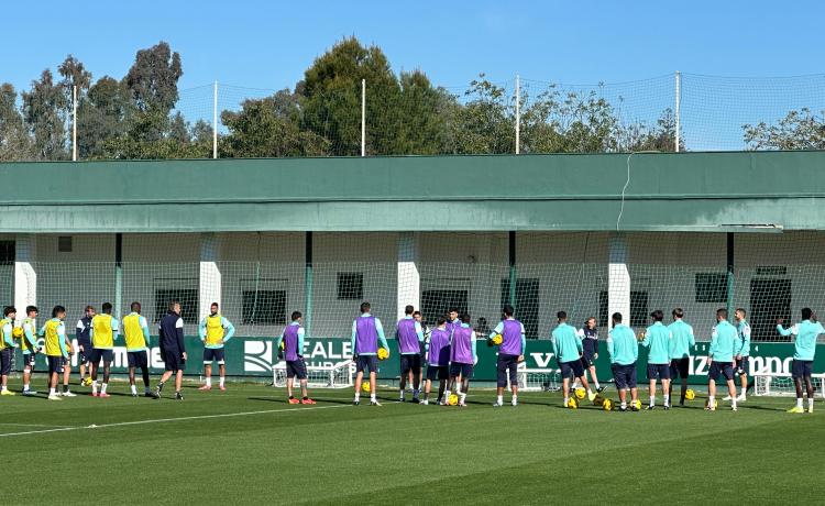 Altimira vuelve a entrenarse con el grupo Altimira vuelve a entrenarse con el grupo