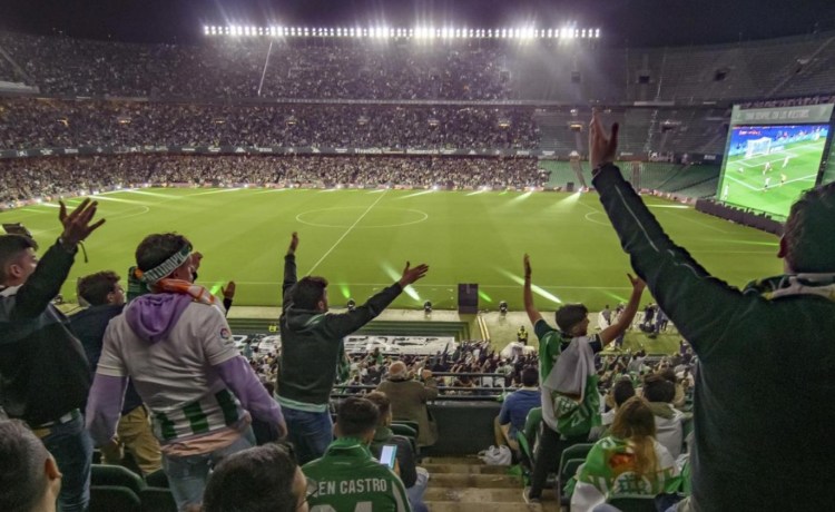 El Betis gana el pleito con Mediaset por televisar la final de Copa en el Villamarín El Betis gana el pleito con Mediaset por televisar la final de Copa en el Villamarín