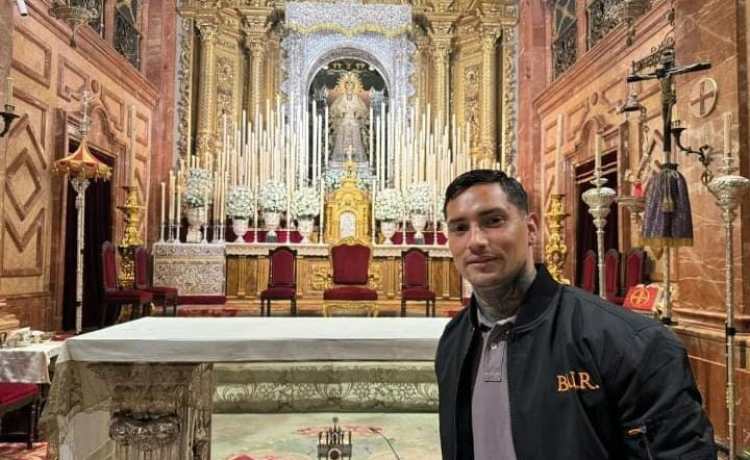 El Chimy Ávila cumple su cofrade promesa … a medias El Chimy Ávila cumple su cofrade promesa … a medias