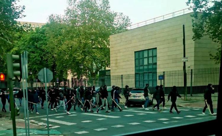 La Policía detiene a 61 ultras en Pamplona y 23 en Sevilla La Policía detiene a 61 ultras en Pamplona y 23 en Sevilla