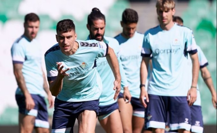 Pellegrini podrá repetir en el derbi el once de Mestalla Pellegrini podrá repetir en el derbi el once de Mestalla