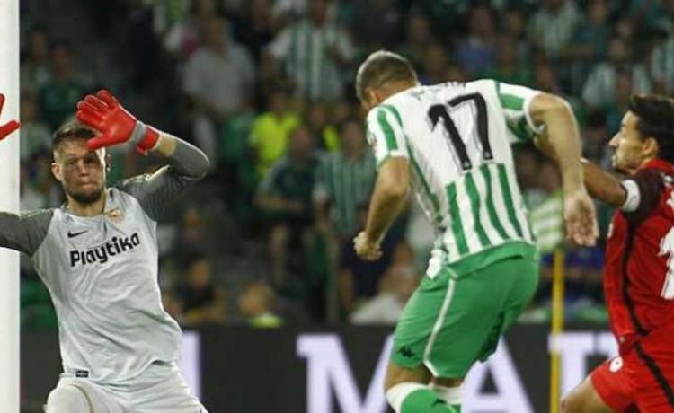 Jesús Navas igualará a Joaquín como jugador con mayor número de derbis disputados Jesús Navas igualará a Joaquín como jugador con mayor número de derbis disputados