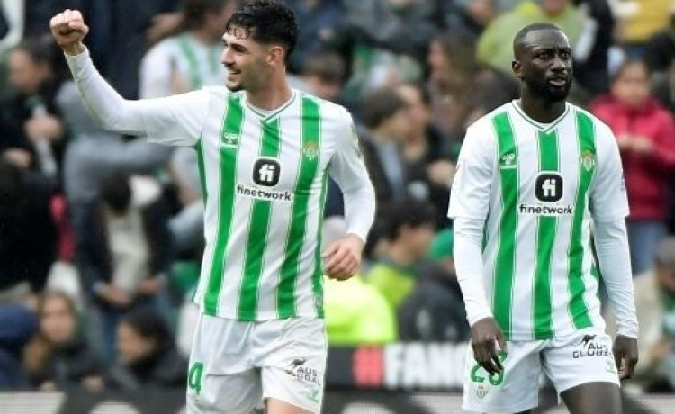El Betis le pide a la Fiorentina 25 millones por Johnny Cardoso El Betis le pide a la Fiorentina 25 millones por Johnny Cardoso