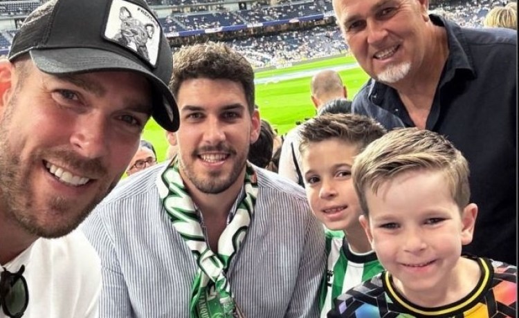 Adrián San Miguel puede volver como tercer portero al Betis Adrián San Miguel puede volver como tercer portero al Betis