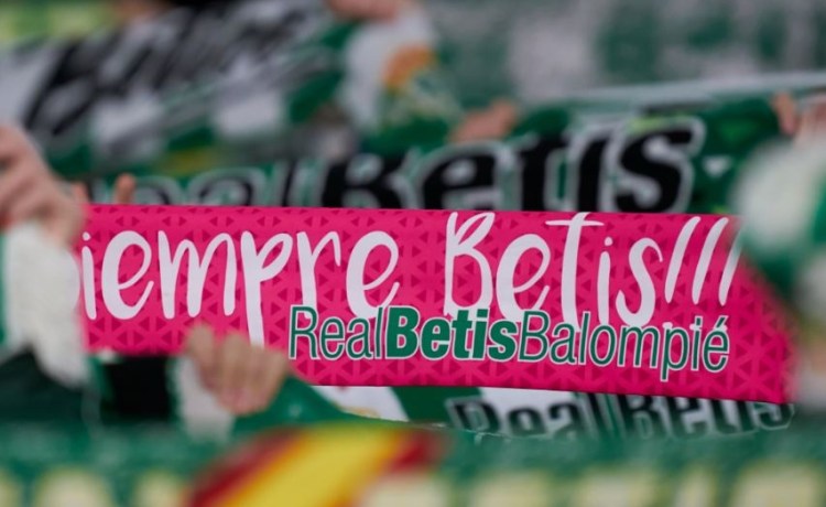 El Betis ya supera los 10.000 abonados y 45.000 socios El Betis ya supera los 10.000 abonados y 45.000 socios