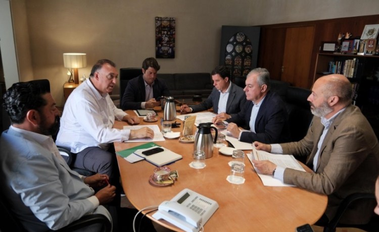 El alcalde anuncia que los accesos a La Cartuja serán mejorados antes de que vaya a jugar el Real Betis El alcalde anuncia que los accesos a La Cartuja serán mejorados antes de que vaya a jugar el Real Betis