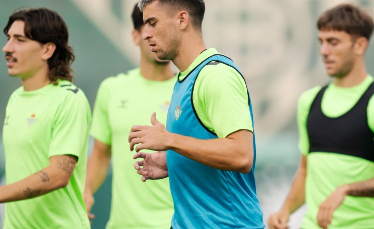 Ayoze y Collado siguen sin entrenar, pendientes de cerrar sus salidas Ayoze y Collado siguen sin entrenar, pendientes de cerrar sus salidas