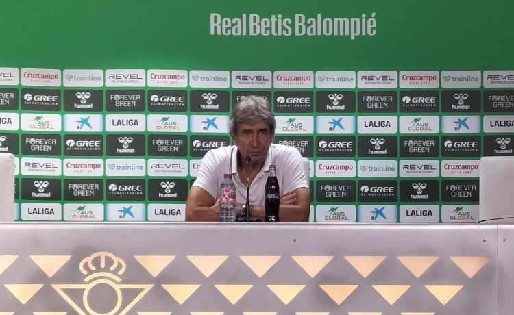 Manuel Pellegrini: «Duele perder dos puntos en casa» Manuel Pellegrini: «Duele perder dos puntos en casa»