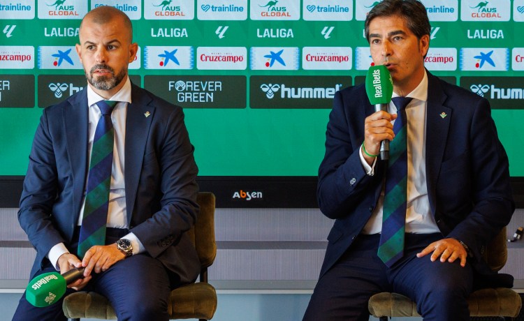 Fajardo y Haro repasan los nombres del mercado del Betis: Valles, Rodri, Guido, James… Fajardo y Haro repasan los nombres del mercado del Betis: Valles, Rodri, Guido, James…