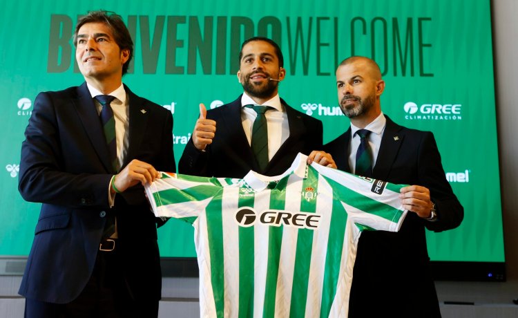 Ángel Haro: «Estamos cerrando un central y debemos fichar un delantero» Ángel Haro: «Estamos cerrando un central y debemos fichar un delantero»