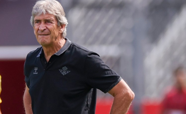 Pellegrini: «Ayoze es una pérdida importante y se va a un rival directo» Pellegrini: «Ayoze es una pérdida importante y se va a un rival directo»