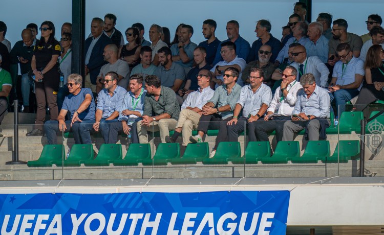 Pellegrini, Haro y Catalán presentes en el debut bético en la Youth League Pellegrini, Haro y Catalán presentes en el debut bético en la Youth League