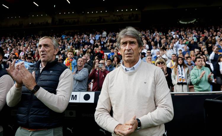 Pellegrini: «No sé que nos pasó, un equipo absolutamente distraído perdió el partido en diez minutos» Pellegrini: «No sé que nos pasó, un equipo absolutamente distraído perdió el partido en diez minutos»