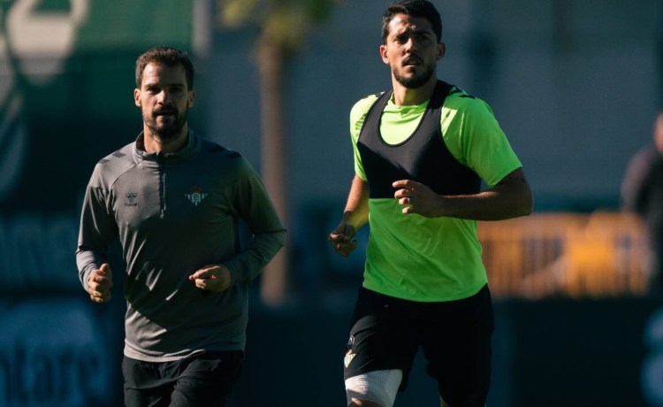 Fornals ya pisa el césped y avanza en su recuperación Fornals ya pisa el césped y avanza en su recuperación