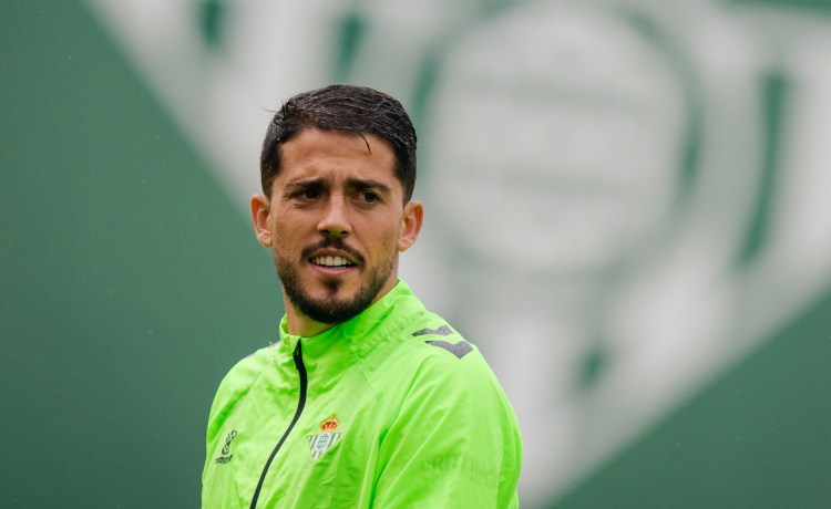 Fornals, Marc Roca y Bellerín pisan el césped en la vuelta al trabajo Fornals, Marc Roca y Bellerín pisan el césped en la vuelta al trabajo