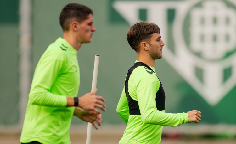 El Betis se toma con calma la salida de Losada pendiente de Douvikas El Betis se toma con calma la salida de Losada pendiente de Douvikas
