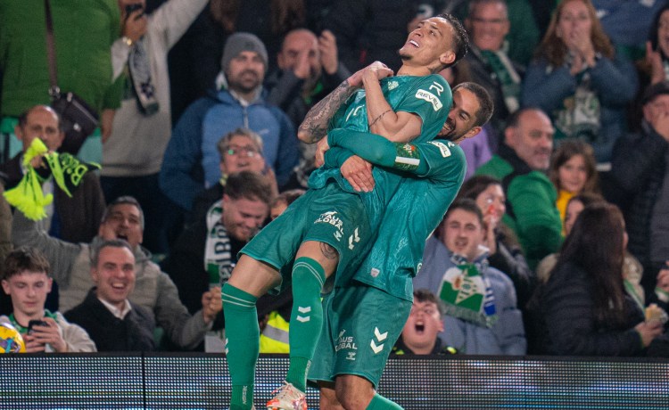 Antony: «Cuando se tiene a Isco al lado es más fácil jugar» Antony: «Cuando se tiene a Isco al lado es más fácil jugar»