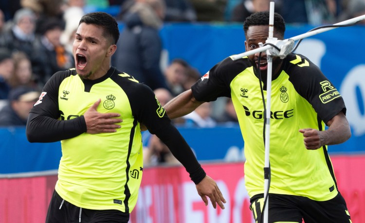 Pellegrini recupera el recurso de la doble punta con el Cucho y Bakambu Pellegrini recupera el recurso de la doble punta con el Cucho y Bakambu