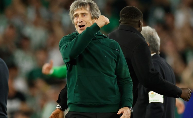 Pellegrini completa su particular álbum de LaLiga Pellegrini completa su particular álbum de LaLiga