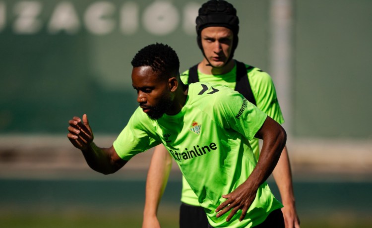 El ‘príncipe’ Bakambu quiere coronarse en la Conference League El ‘príncipe’ Bakambu quiere coronarse en la Conference League