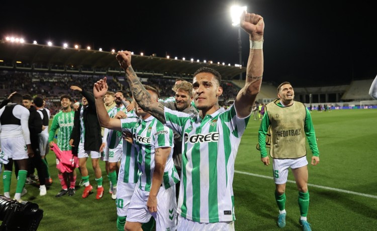 Hasta 190 euros para ver en directo la final de de la Conference League: así será el proceso de compra Hasta 190 euros para ver en directo la final de de la Conference League: así será el proceso de compra