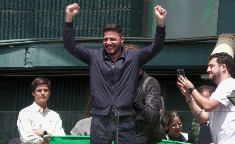Joaquín: «No hay que perder la identidad que nos ha llevado hasta la final» Joaquín: «No hay que perder la identidad que nos ha llevado hasta la final»