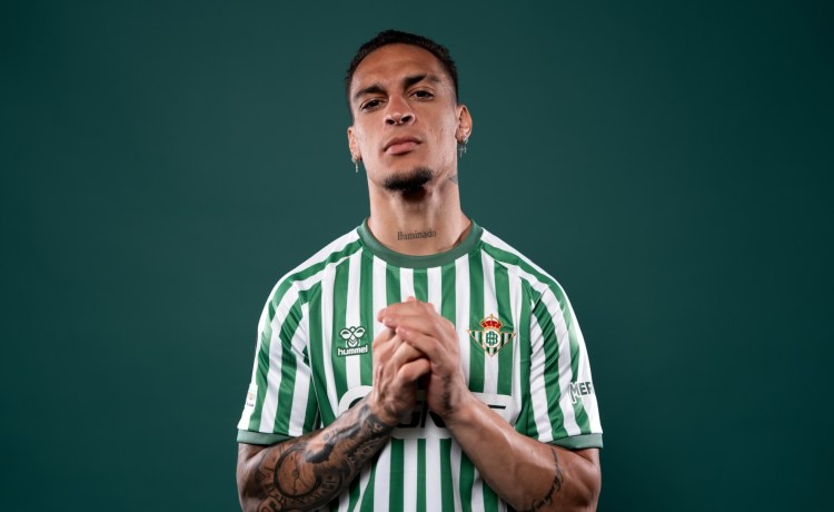 El Betis insiste por Antony en una negociación complicada El Betis insiste por Antony en una negociación complicada