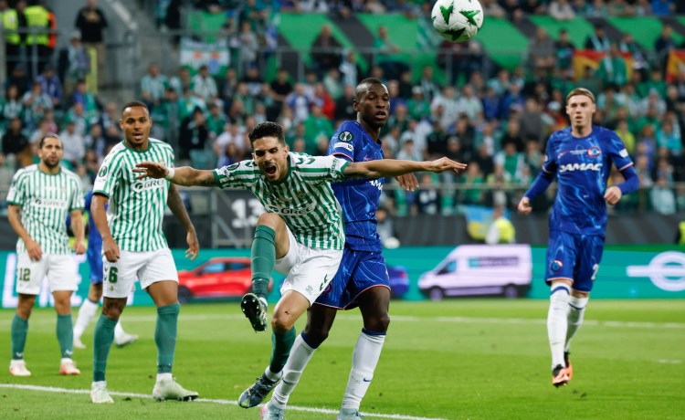 Bartra: «Vamos a volver, nos vamos a levantar y esta derrota nos va a hacer llevar al Betis a lo más alto» Bartra: «Vamos a volver, nos vamos a levantar y esta derrota nos va a hacer llevar al Betis a lo más alto»