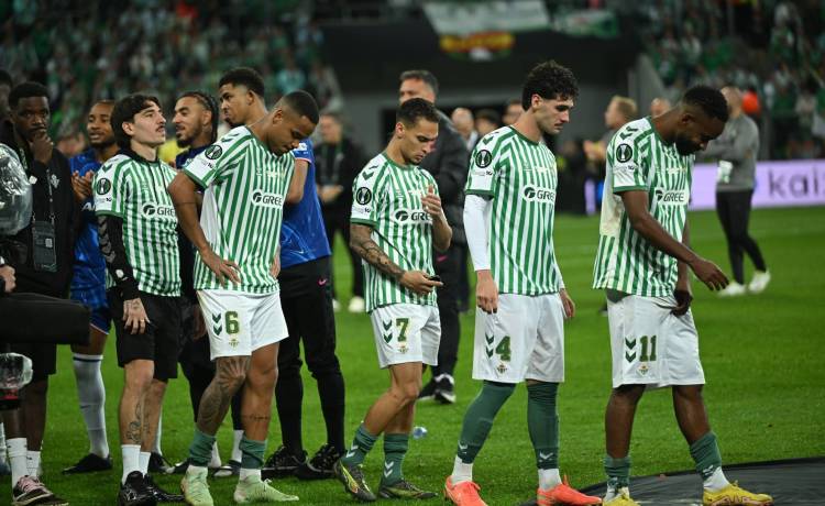 Tristeza, decepción y aprendizaje en el vuelo de regreso tras la final Tristeza, decepción y aprendizaje en el vuelo de regreso tras la final