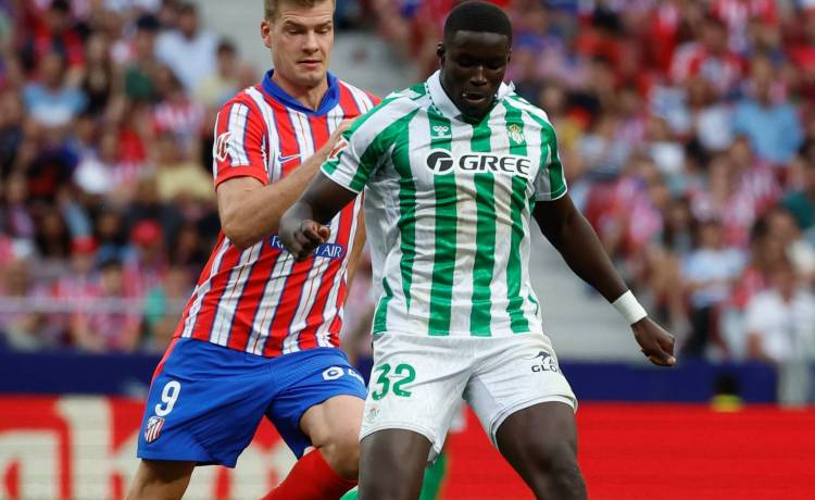 El Betis intensifica la negociación para traspasar a Mendy al PSV El Betis intensifica la negociación para traspasar a Mendy al PSV
