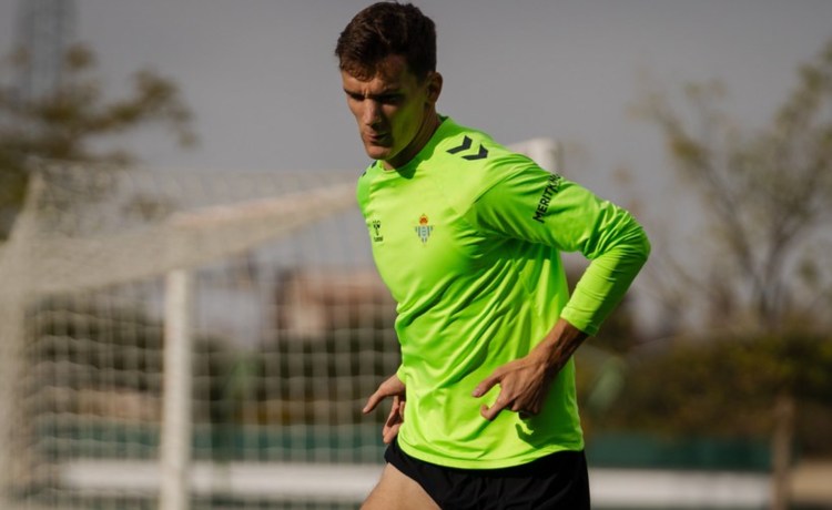 Sin vacaciones por el momento para Diego Llorente, Bellerín y el Chimy Sin vacaciones por el momento para Diego Llorente, Bellerín y el Chimy