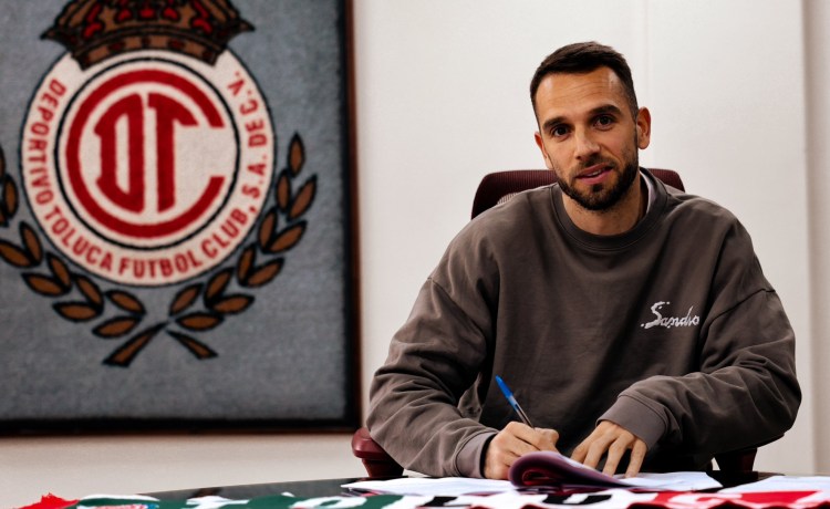 Pau López llega hoy a Sevilla para cerrar su fichaje por el Betis Pau López llega hoy a Sevilla para cerrar su fichaje por el Betis