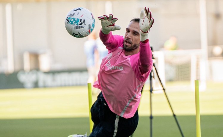 Pau López sigue fuera un día antes de la visita al Celta en Balaídos Pau López sigue fuera un día antes de la visita al Celta en Balaídos
