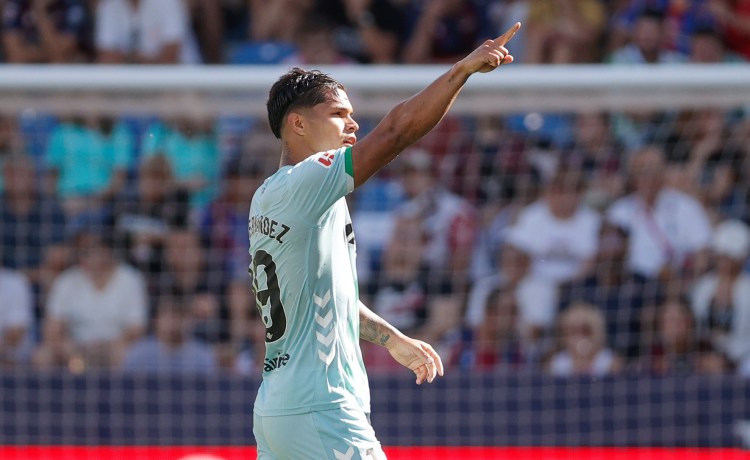 Cucho: «Un punto fuera siempre es importante, pero para nosotros este empate es perder» Cucho: «Un punto fuera siempre es importante, pero para nosotros este empate es perder»