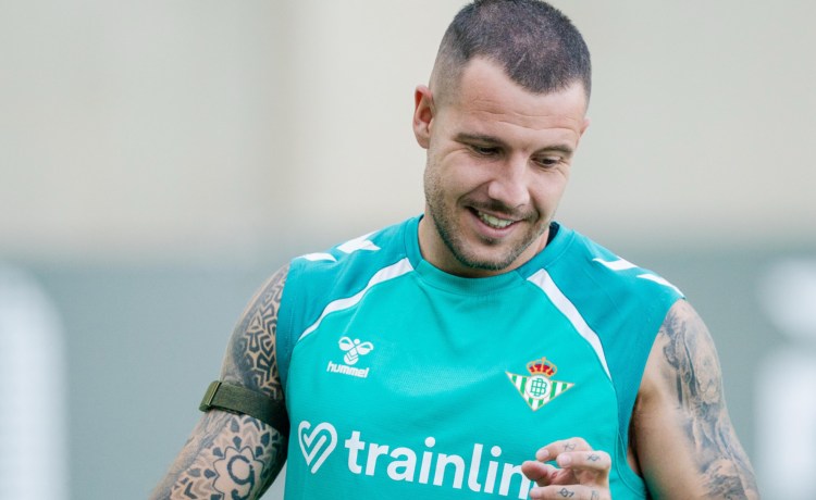 Aitor Ruibal regresa al grupo con la vista puesta en la Real Sociedad Aitor Ruibal regresa al grupo con la vista puesta en la Real Sociedad