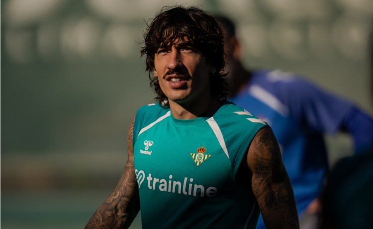 Bellerín se apunta al duelo frente a Osasuna en La Cartuja Bellerín se apunta al duelo frente a Osasuna en La Cartuja