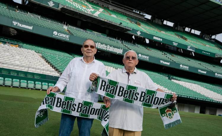 El Betis y su Fundación homenajean a las personas mayores El Betis y su Fundación homenajean a las personas mayores