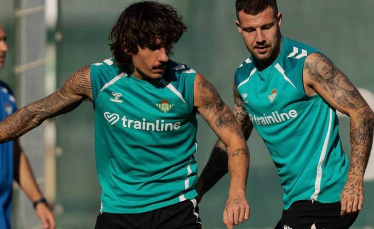 Bellerín vuelve a la lista ante Osasuna Bellerín vuelve a la lista ante Osasuna