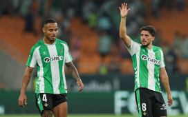 El Betis mete tres nominados entre los mejores futbolistas de la temporada en LaLiga EA Sports El Betis mete tres nominados entre los mejores futbolistas de la temporada en LaLiga EA Sports