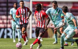 El Betis gana posiciones en la carrera con Oporto y Rennes por el fichaje de Eliezer Mayenda El Betis gana posiciones en la carrera con Oporto y Rennes por el fichaje de Eliezer Mayenda
