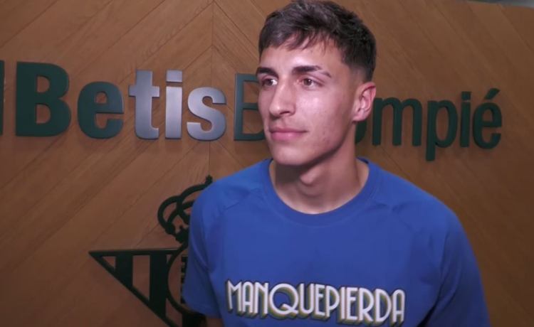 Facundo Bernal luce nuevo dorsal y explica su paciencia con el Betis: «¡Esperé mucho tiempo!» Facundo Bernal luce nuevo dorsal y explica su paciencia con el Betis: «¡Esperé mucho tiempo!»