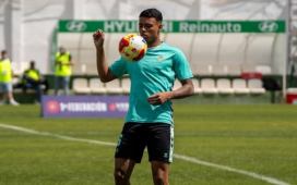 El Betis aún no ha tomado una decisión con uno de sus fichajes más prometedores El Betis aún no ha tomado una decisión con uno de sus fichajes más prometedores