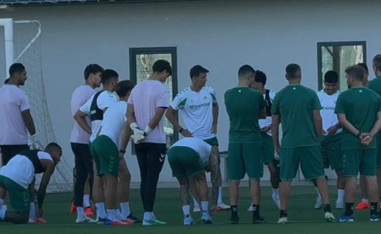 Diego Llorente ya se suma a las órdenes de Pellegrini en un Betis pendiente ya de Aitor Ruibal Diego Llorente ya se suma a las órdenes de Pellegrini en un Betis pendiente ya de Aitor Ruibal