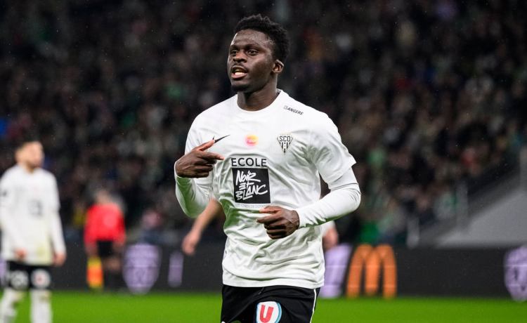 Sevilla y Betis no aprovechan el giro inesperado en el fichaje de Bamba Dieng Sevilla y Betis no aprovechan el giro inesperado en el fichaje de Bamba Dieng