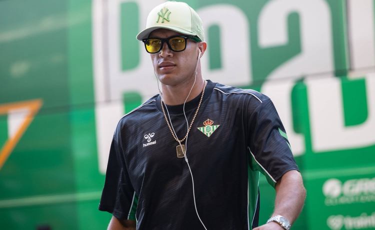 Deossa provoca un cambio significativo que traspasa las fronteras del Betis: «Si fuera titular…» Deossa provoca un cambio significativo que traspasa las fronteras del Betis: «Si fuera titular…»