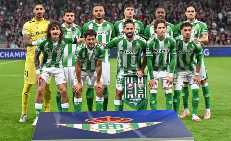 El Betis recibe casi 4.000 entradas del Borussia Dortmund, la mayoría a precio de ‘ganga’ para una marea verdiblanca El Betis recibe casi 4.000 entradas del Borussia Dortmund, la mayoría a precio de ‘ganga’ para una marea verdiblanca