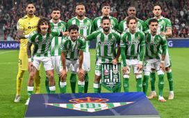 El Betis recibe casi 4.000 entradas del Borussia Dortmund, la mayoría a precio de ‘ganga’ para una marea verdiblanca El Betis recibe casi 4.000 entradas del Borussia Dortmund, la mayoría a precio de ‘ganga’ para una marea verdiblanca